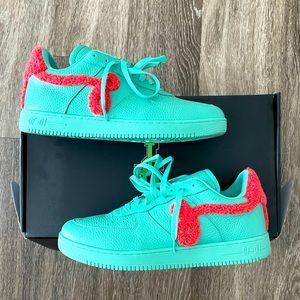 John Geiger GF-01 'Teal Pebbled Leather Peach Chenille' sz 11